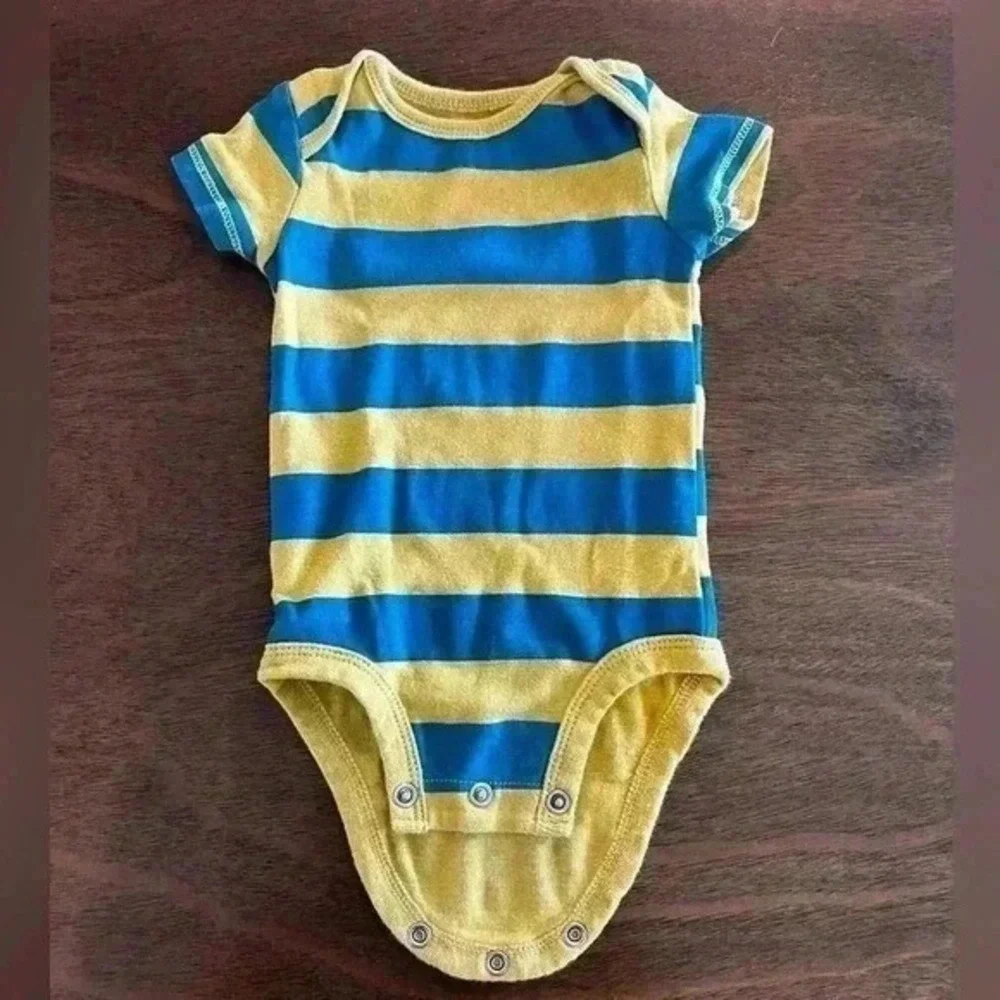 Set Of 3. Carters Boys 03 Months One Piece Outfit Stripes 0010